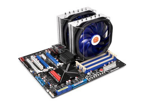 Disipador y Ventilador Thermaltake Frio Extreme, soporta Socket Intel 2011/ 1366/ 1155/ 1156/ 1150/ 775, AMD FM1/ AM3+/ AM3/ AM2+/ AM2.