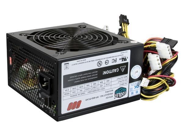 Fuente de Poder Cooler Master Extreme Power Duo de 600W.