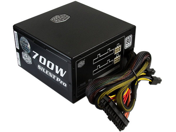 Fuente de Poder Cooler Master Silent Pro M de 700W.