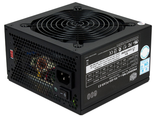 Fuente de Poder COOLER MASTER  eXtreme Power Plus de 600W.