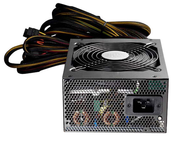 Fuente de Poder Cooler Master Real Power Pro de 1000W, soporta SLI.