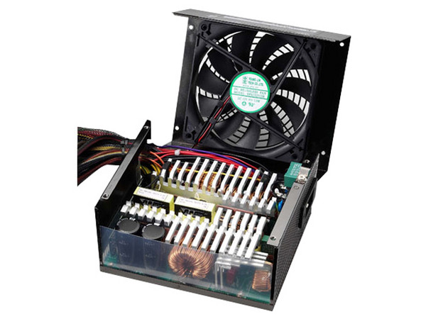 Fuente de Poder Cooler Master Real Power Pro de 1000W, soporta SLI.