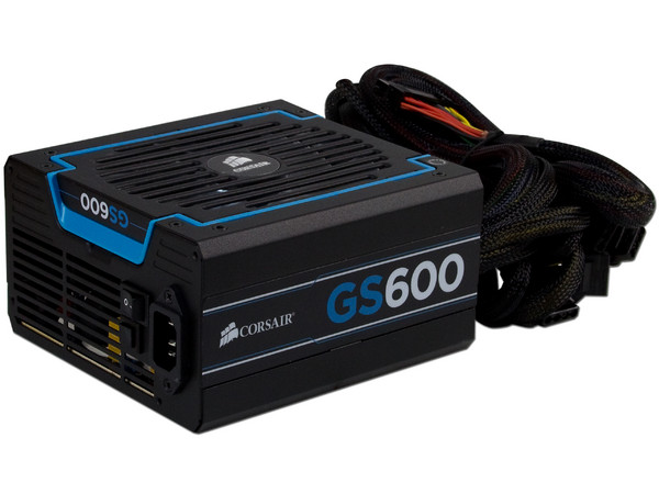 Fuente de Poder Corsair GS600 de 600W.