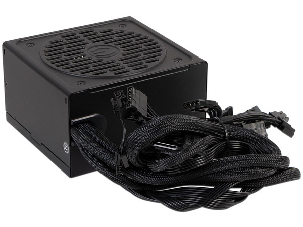 Fuente de Poder EVGA Power Supply de 450W, 80 PLUS Bronze.