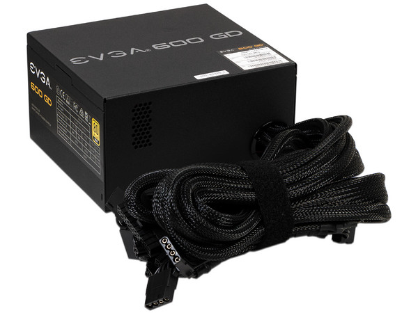 Fuente de Poder EVGA 600 GD de 600W, ATX, 80 PLUS Gold.
