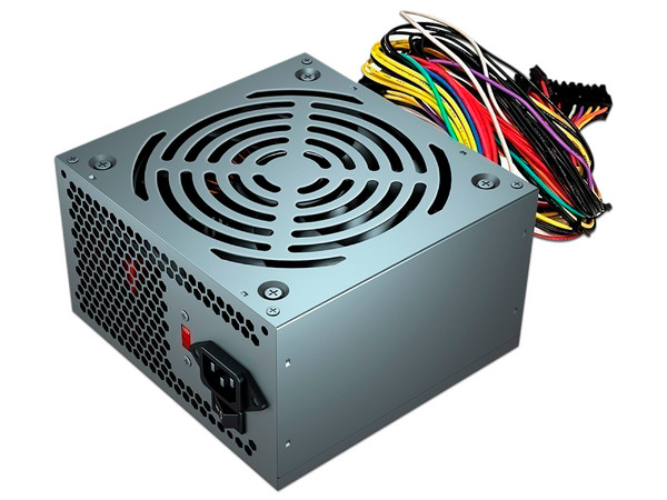 Fuente de Poder Quaroni QPSU-02 de 600W, ATX.