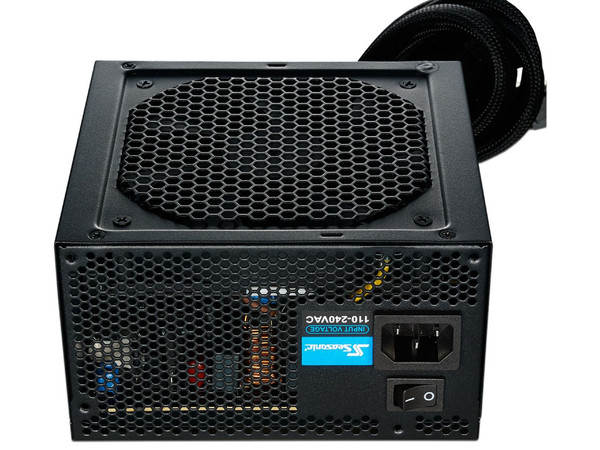 Fuente de Poder Seasonic S12III SSR-650GB3 de 650W, ATX, 80 PLUS Bronze.