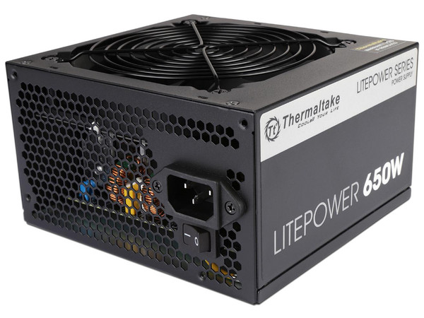 Fuente de Poder Thermaltake de 650W, con ventilador de 120mm.