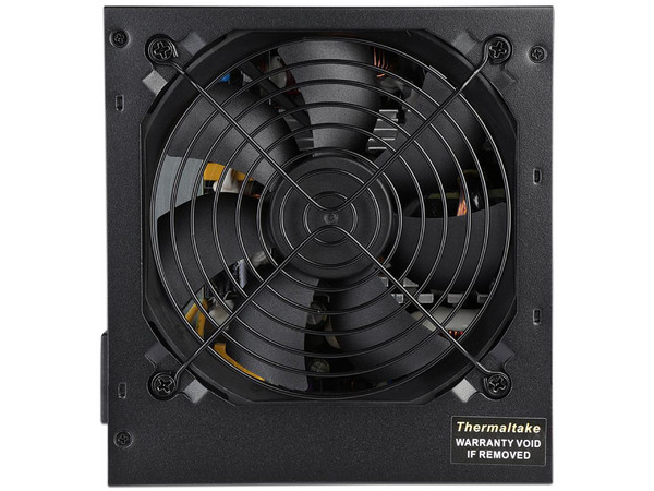 Fuente de Poder Thermaltake de 650W, con ventilador de 120mm.