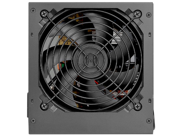 Fuente de Poder Thermaltake de 700W, con ventilador de 120mm, cetificación 80 PLUS Standard.
