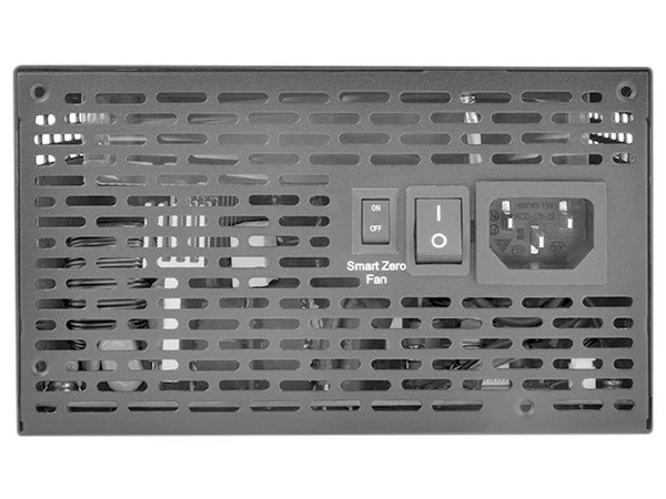 Fuente de Poder Thermaltake Smart BM3 850W, ATX, 80 PLUS Bronze, Semi-modular, PCIe 5.0.