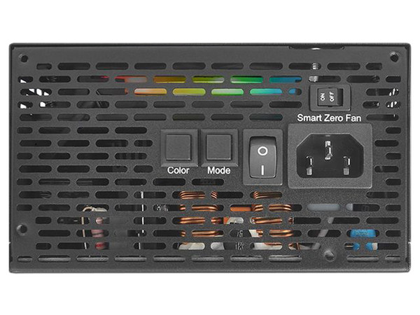 Fuente de Poder Modular Thermaltake Toughpower GF1 ARGB de 650W, ATX, 80 PLUS Gold.
