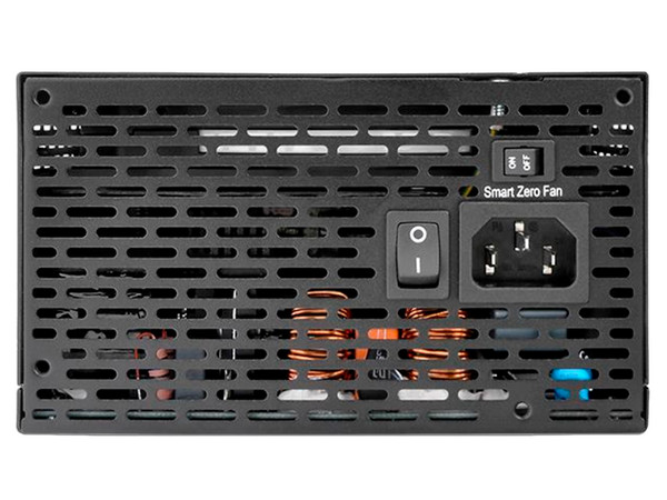 Fuente de Poder Modular Thermaltake Toughpower GF1 de 750W, ATX, 80 PLUS Gold.