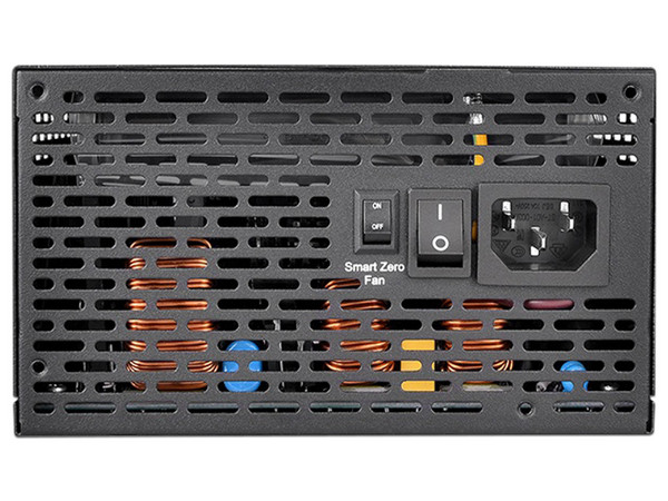 Fuente de Poder Thermaltake TOUGHPOWER GF A3 de 1200W Edicion Premium, 80 Plus Gold.