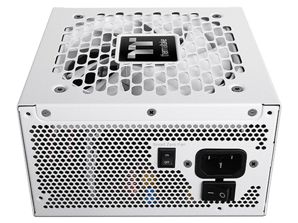 Fuente de Poder Modular Thermaltake Toughpower GT de 1000W, ATX 3.1, 80 PLUS Gold, Color Blanco.