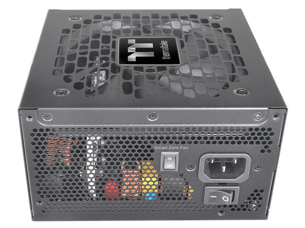 Fuente de Poder Modular Thermaltake Toughpower GT de 1200W, ATX 3.1, 80 PLUS Gold, Color Negro.