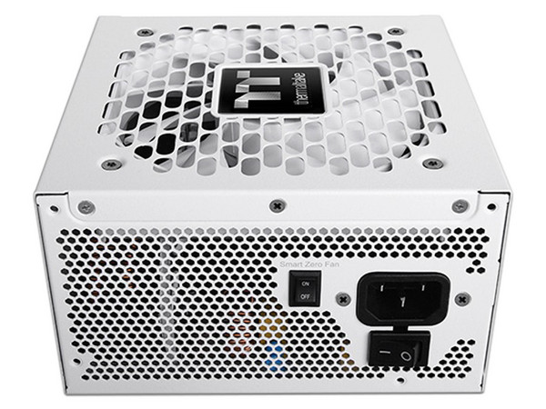 Fuente de Poder Modular Thermaltake Toughpower GT de 1200W, ATX 3.1, 80 PLUS Gold, Color Blanco.