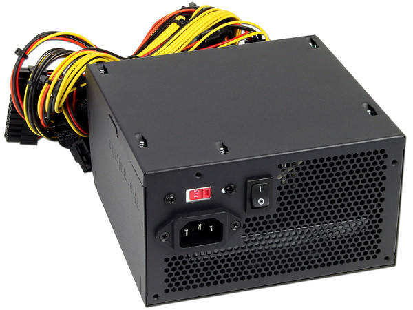Fuente de Poder Thermaltake TR2 de 500W