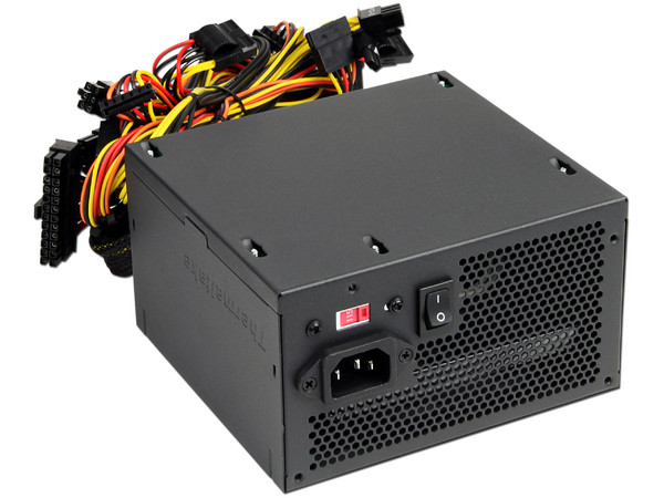 Fuente de Poder Thermaltake TR2 de 600W, ATX.