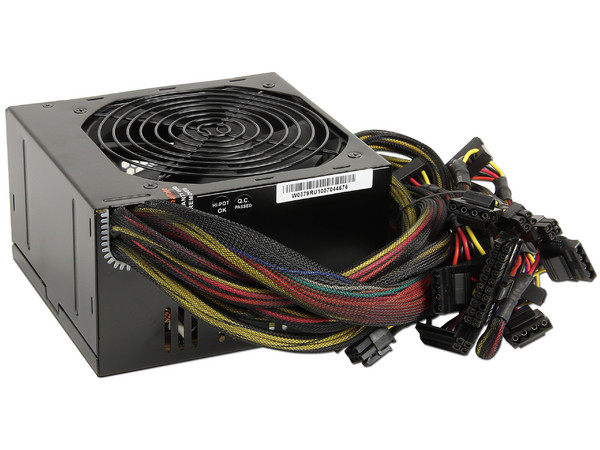 Fuente de Poder Thermaltake TR2 de 500W