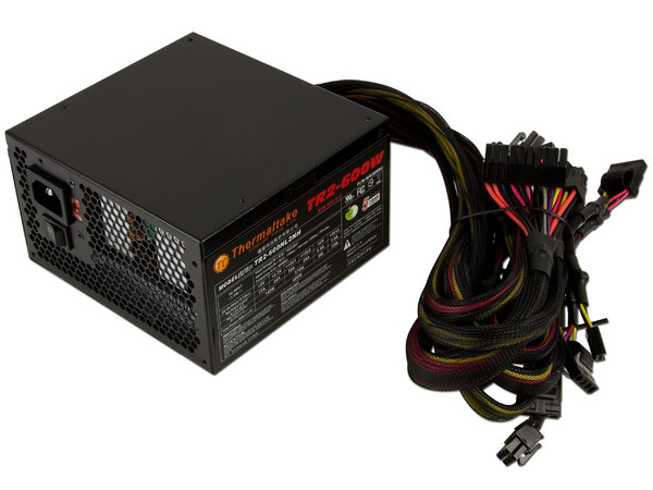 Fuente de Poder Thermaltake TR2 de 600W