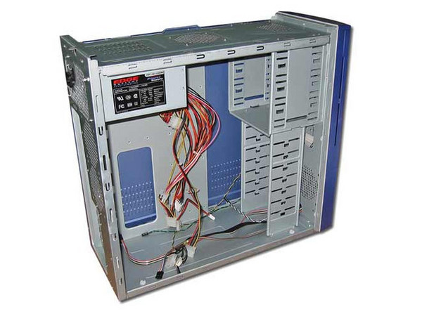 Gabinete  Acteck PRO GAMER, ATX con fuente de 300W, Control central LCD con reloj y termómetro de zonas, panel lateral transparente con luz y ventilación.