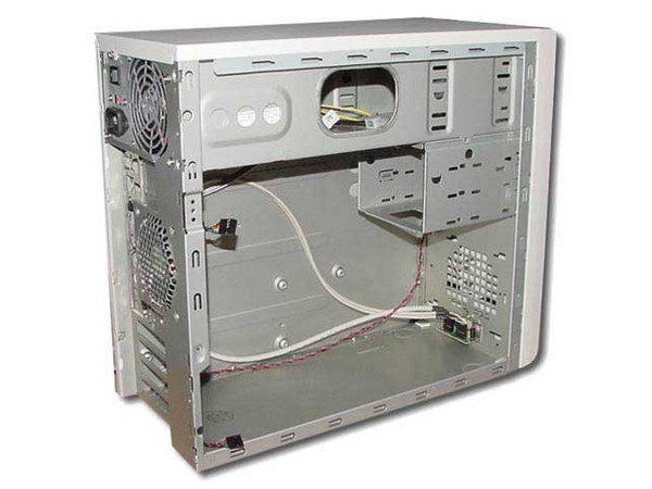 Gabinete InWin 180 Micro-ATX, con Fuente de 180W