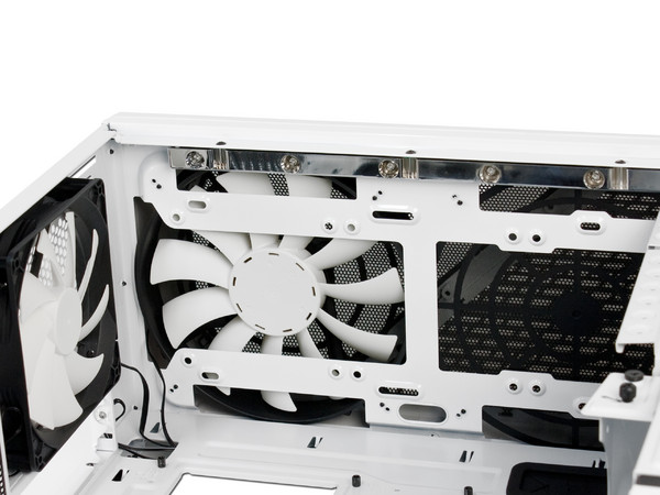 Gabinete NZXT Phantom 820, Ultra Tower. (no incluye fuente de poder) Color Blanco.