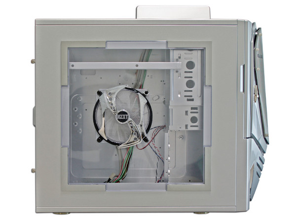 Gabinete NZXT NEMESIS ELITE EDITION con Pantalla, luz y ventilación. (no incluye fuente de poder) Color Plateado