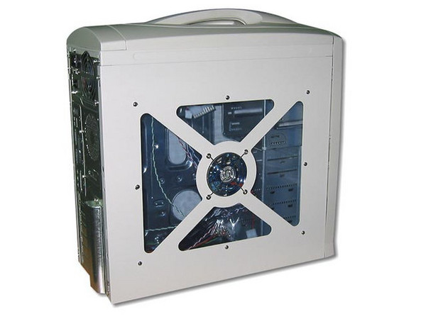 Gabinete CVA, ATX con fuente de 350W, panel lateral transparente con ventilación.