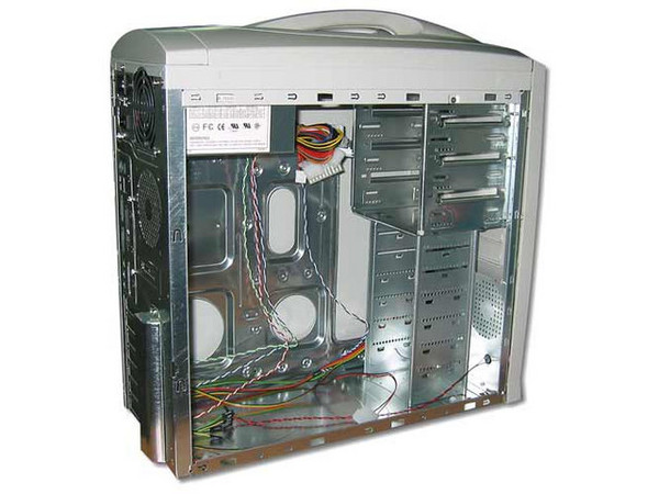 Gabinete CVA, ATX con fuente de 350W, panel lateral transparente con ventilación.