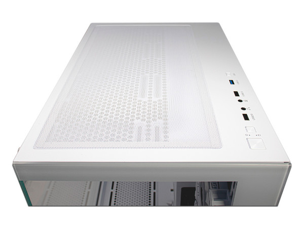 Gabinete Ocelot Gamer W-CUBE 2, ATX, No incluye fuente de poder. Color Blanco.