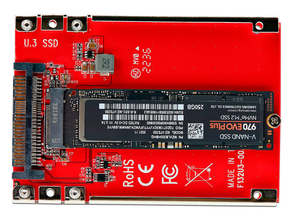 Adaptador de Host de Unidad SSD M.2 PCIe a U.3 de 2.5 StarTech.