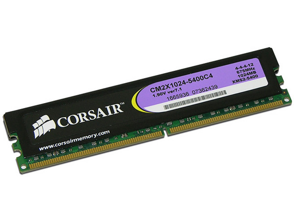 Memoria Corsair XMS2 de 1GB DDR2 675MHz
Timing: 4-4-4-12, Voltaje: 1.9V
Modelo: CM2X1024-5400C4