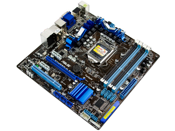 T. Madre Asus P7H55D-M EVO, ChipSet Intel H55 Exp.,
Soporta: Core i7, Core i5 y Core i3 de Socket 1156,
Integrado: Audio 5.1, Red 10/100/1000,
Memoria: DDR3 2133(O.C.)/1066MHz, 16GB Max,
mATX, Ptos: 1xPCEx16, 2xPCEx1, 1xPCI