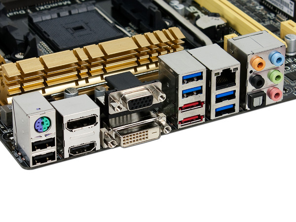 T. Madre ASUS A88X-PRO, ChipSet AMD A88X,
Soporta: AMD A10/ A8/ A6/ A4/ AthlonX4 de Socket FM2+,
Memoria: DDR3 2400(O.C.)/2133/1866/1600/1333 MHz, 64GB Max,
Integrado: Audio HD, Red,
USB 3.0 y SATA 3.0,
ATX, Ptos: 2xPCIE 3.0 x16, 1xPCIEx16
