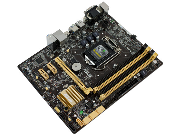 T. Madre ASUS B85M-G, ChipSet Intel B85 Exp.,
Soporta: Core i7/i5/i3 de Socket 1150,
Memoria: DDR3 1600/1333/1066 MHz, 32GB Max,
Integrado: Audio HD, Red,
USB 3.0 y SATA 3.0,
Micro-ATX, Ptos: 1xPCIE 3.0 x16, 2xPCIEx1