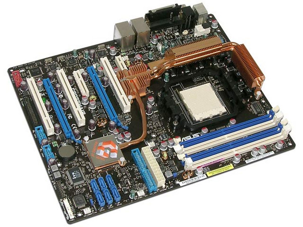 Tarjeta Madre ASUS CROSSHAIR,ChipSet nForce 590,
Soporta: Athlon 64 X2 / Athlon 64 FX / Athlon 64,
Memoria: DDR2 800/667/533, 4 Bancos, 8GB Max,
Integrado: Audio 8CH, Red NVIDIA DualNet,
Diseño: ATX, Ptos: 2xPCIEx16, 1xPCIE, 3xPCI