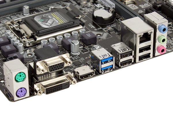 T. Madre H110M-A, ChipSet Intel H110,
Soporta: Intel Core i7/Core i5/Core i3/Pentium/Celeron de Socket 1151,
Memoria: DDR4 2133 MHz, 32GB Max,
SATA 3.0, USB 3.0,
Integrado: Audio HD, Red Gigabit,
Micro-ATX, Ptos: 1xPCIE 3.0 x16, 2xPCIE 2.0 x1.