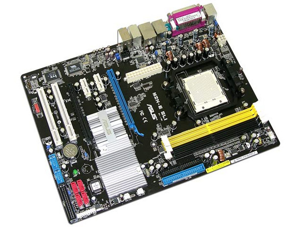 Tarjeta Madre ASUS M2N-E SLI,
ChipSet NVIDIA nForce 500 SLI MCP,
Soporta: Socket AM2 Athlon 64, X2, FX y Sempron,
Memoria: DDR2 800, 4 Bancos, 8GB Max,
Integrado: Audio 7.1, LAN nForce 500 SLI,
Diseño: ATX, Puertos: 2x PCI Express x16, 2x PCI