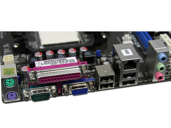T. Madre ASUS M2N68-AM PLUS, Chipset NVIDIA G 7025,
Soporta: Phenom II, Athlon 64/Athlon 64 X2, Socket AM2+,
Memoria: DDR2 1066/800/667, 2 Bancos, 8GB Max,
Integrado: Audio HD, Red, Video Nvidia GF7025,
Diseño: mATX, Ptos:1xPCIEx16, 1xPCIEx1, 2xPCI