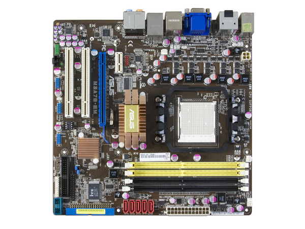 T. Madre ASUS M3A78-EM, Chipset AMD 780G,
Soporta: Phenom, Athlon 64/Athlon 64 X2, Socket AM2+,
 Memoria: DDR2 1066/800/667, 4 Bancos, 8GB Max,
 Integrado: Audio HD, Red 10/100, Video ATI HD3200,
 Diseño: MATX, Ptos:1xPCIEx16, 1xPCIEx1, 2xPCI.