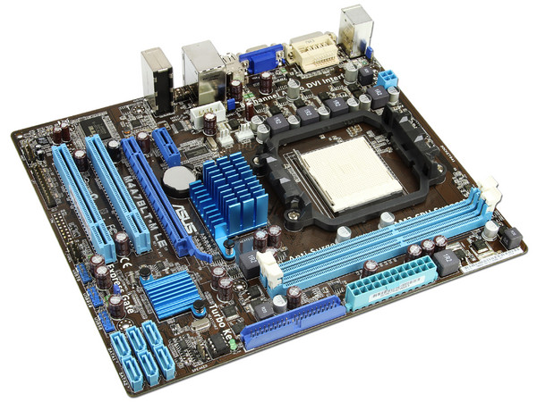 T. Madre Asus M4A78LT-M LE, Chipset AMD 760G,
Soporta: Phenom II X3 y X4 Socket AM3,
Integrado: Video Radeon HD3000, Audio HD, Red Gigabit,
Memoria: DDR3 1800(O.C)/1600(O.C)/1333/1066MHz, 8GB Max,
Diseño MicroATX, Ptos: 1xPCIEX16, 1xPCIEX1, 2xPCI