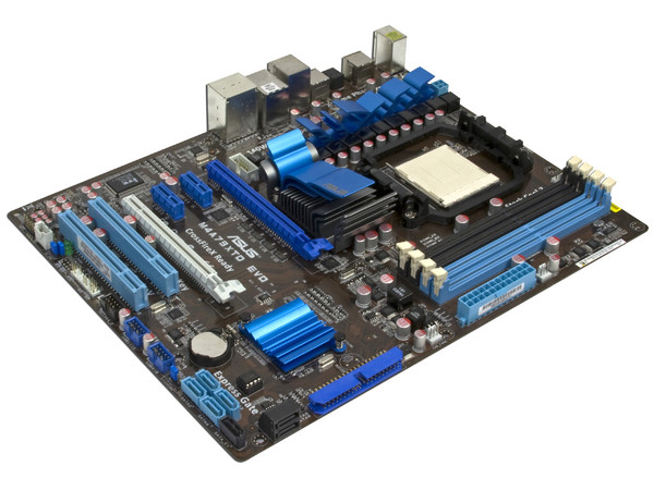 T. Madre Asus M4A79XTD EVO, ChipSet AMD 790X,
Soporta: Phenom II X3 y X4 de Socket AM3,
Integrado: Audio HD, Red Realtek 8112L,
Memoria: DDR3 1800(O.C.)/1333MHz,
Diseño ATX, Ptos: 2xPCIEX16, 2xPCI-EX1, 2xPCI