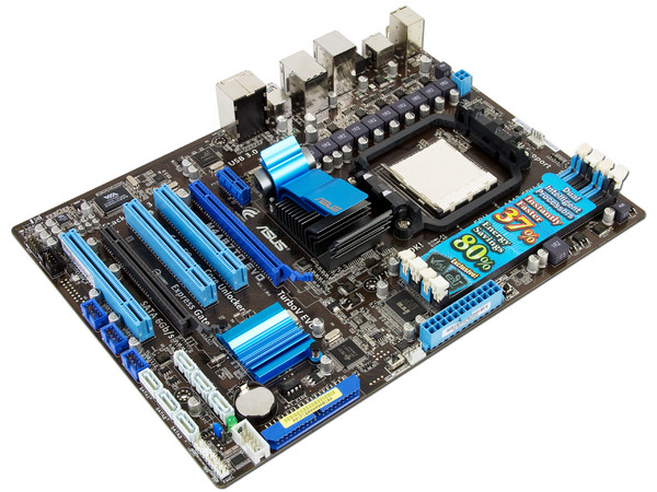 T. Madre ASUS M4A87TD EVO, Chipset AMD870,
Soporta: Phenom II X3, X4 Socket AM3,
Memoria: DDR3 1600(O.C.)/1333/1066MHz, 16GB Max,
USB 3.0 y SATA 3.0
Integrado: Audio HD, Red,
Diseño: ATX, Ptos:2xPCIEX16, 1xPCIEX1, 3xPCI
