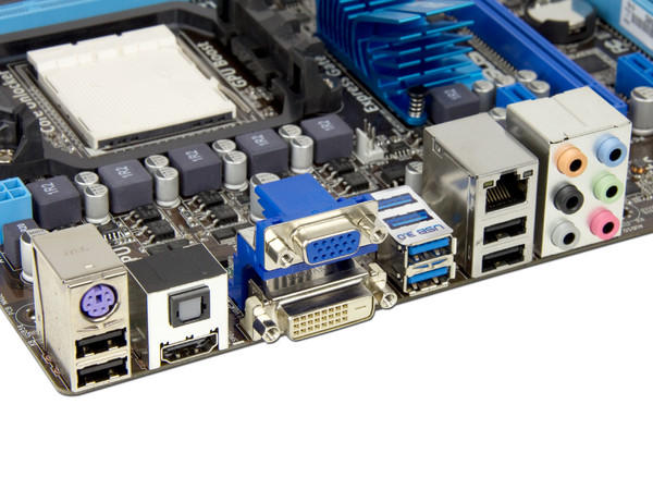 T. Madre ASUS M4A88TD-M/USB3, Chipset AMD880G,
Soporta: Phenom II X3/X4 Socket AM3,
Memoria: DDR3 1600(O.C.)/1333/1066MHz,
USB 3.0 y SATA 3.0
Video Radeon HD 4250,
MicroATX, Ptos:1xPCEx16, 2xPCEx1