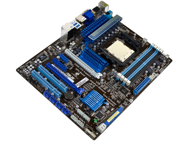 T. Madre Asus M4A89GTD PRO/USB3, ChipSet AMD 890GX,
Soporta: Phenom II X4 y X6 de Socket AM3,
USB 3.0 y Serial ATA 3.0,
 Integrado: Audio HD, Red, Video ATI 4290,
Memoria: DDR3 2000(O.C.)/1333/1066MHz,
ATX, Ptos: 2xPCIEX16, 1xPCIEX4