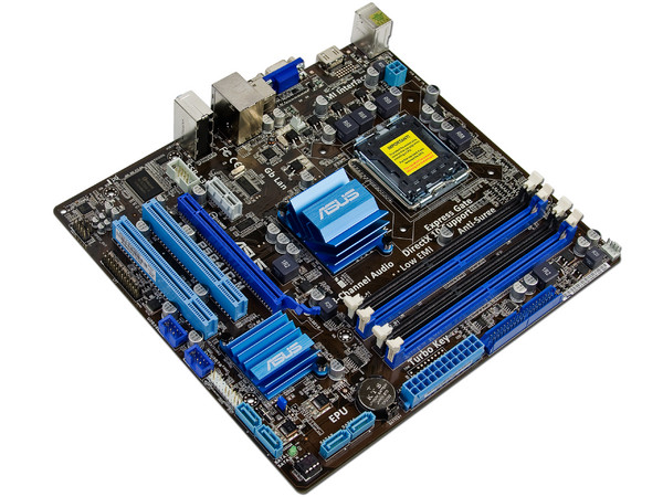 Tarjeta Madre Asus P5G41C-M, ChipSet Intel G41,
Soporta: Core 2 Quad, Core 2 Duo, 1333/1066/800MHz,
Memoria: DDR3 1066 / DDR2 800, 2 Bancos, 8GBMax, 
Integrado: Audio HD, Red, Video Intel, Diseño: mATX,
Puertos: 1xPCIEx16, 1xPCIEx1, 