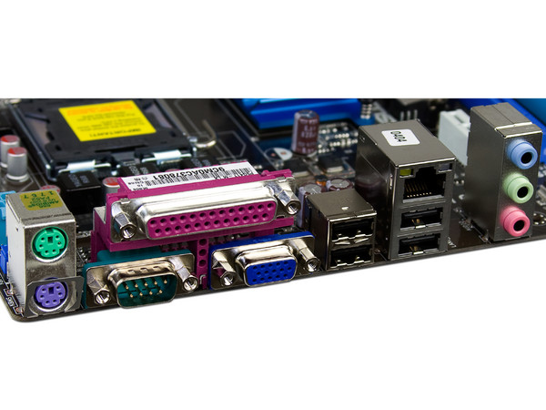 Tarjeta Madre Asus P5G41T-M LX, ChipSet Intel G41,
Soporta: Core 2 Quad, Core 2 Duo, 1333/1066/800MHz,
Memoria: DDR3 1333(O.C.), 1066MHz, 2 Bancos, 8GBMax, 
Integrado: Audio HD, Red, Video Intel, Diseño: mATX,
Puertos: 1xPCIEx16, 1xPCIEx1, 2xPCI