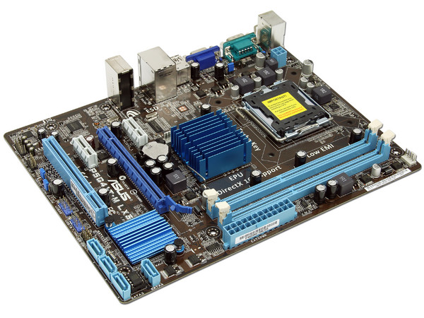 Tarjeta Madre ASUS P5G41T-M LX3, ChipSet Intel G41,
Soporta: Core 2 Quad/Core 2 Duo/Pentium D.C./Celeron,
Memoria: DDR3 1333(O.C.)/1066/800MHz 8GB Max,
Integrado: Audio HD, Red, Video Intel GMA X4500, 
Micro ATX, Puertos: 1xPCIEx16, 2xPCIEx1